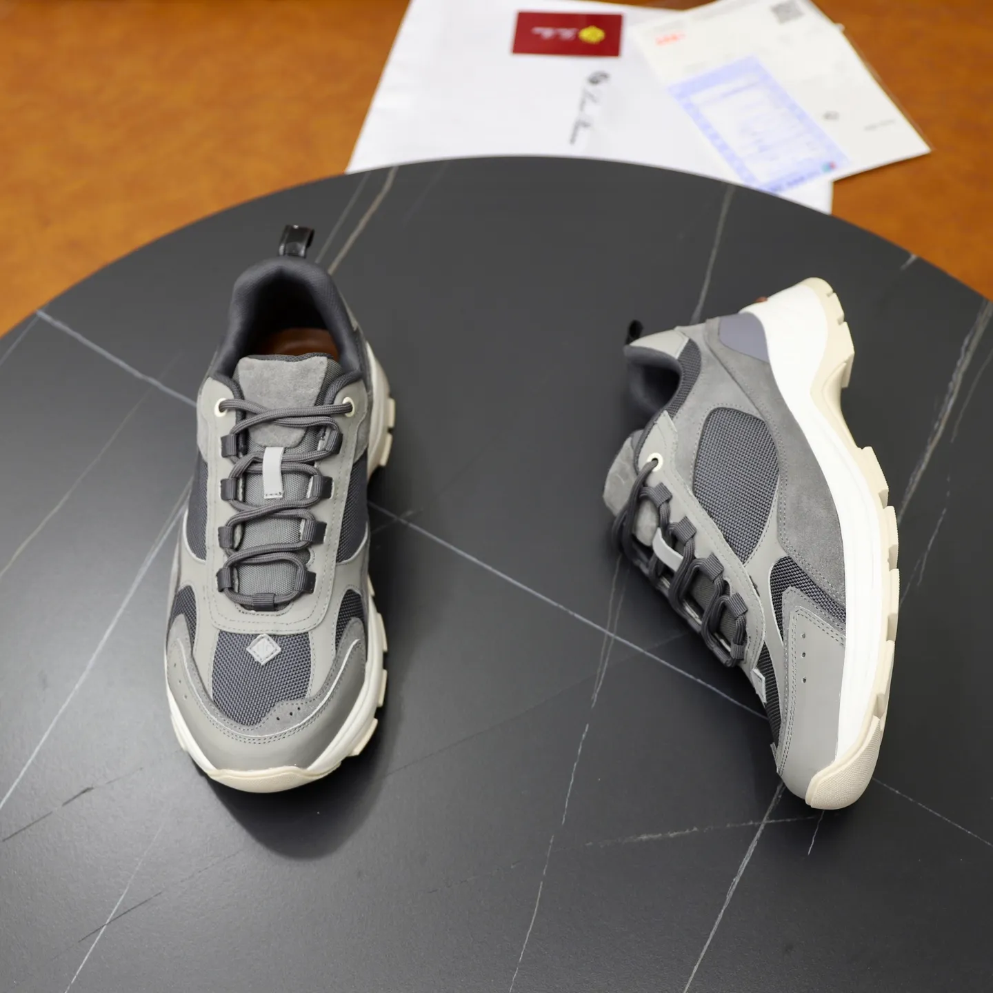Factory price: 💰520Loropiana LP men's shoes ♞size; 38-44 "45.46 customization" cowhide stitching. It is really easy to wear, lazy, loose, casual, perfect comfort. There are many color choices, and they all look good with clothes. Is it true that Loropiana can bring social value? “Loropiana is the best thing money can buy”
